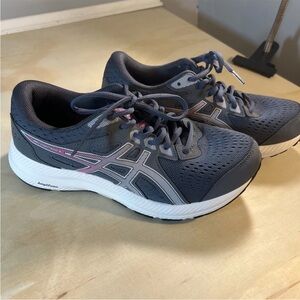 ASICS Gray and Pink woman’s sneakers sz 7.5 Ortholite